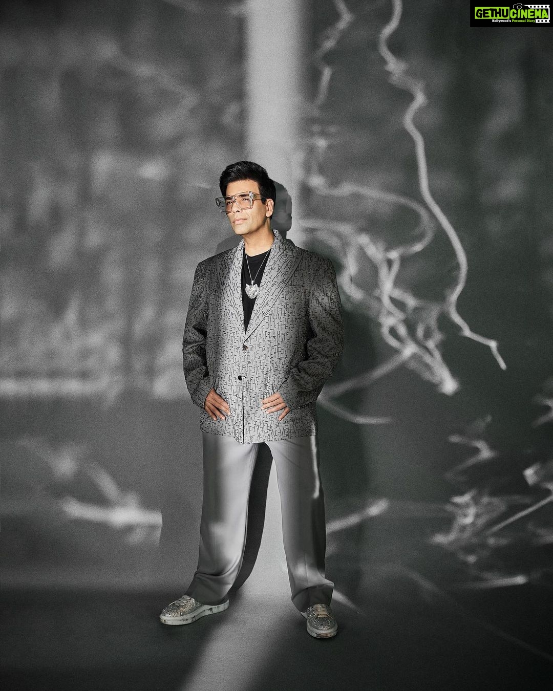 Karan Johar Instagram - Showing a JHALAK! In @manishmalhotra05 styled by @ekalakhani 📷 @sheldon.santos