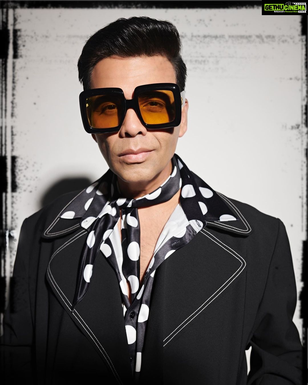 Karan Johar Instagram - In a retro “frame” of mind !!!! Styled by @ekalakhani in @dhruvkapoor 📷 @thehouseofpixels