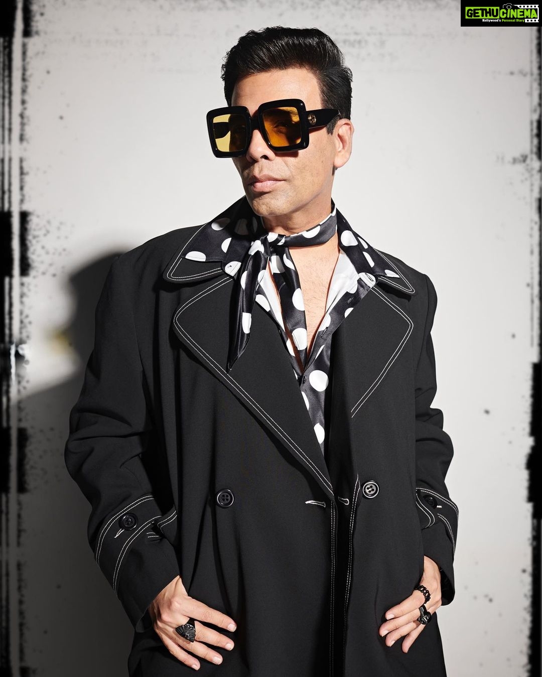 Karan Johar Instagram - In a retro “frame” of mind !!!! Styled by @ekalakhani in @dhruvkapoor 📷 @thehouseofpixels