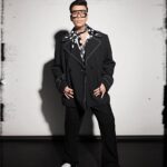 Karan Johar Instagram - In a retro “frame” of mind !!!! Styled by @ekalakhani in @dhruvkapoor 📷 @thehouseofpixels