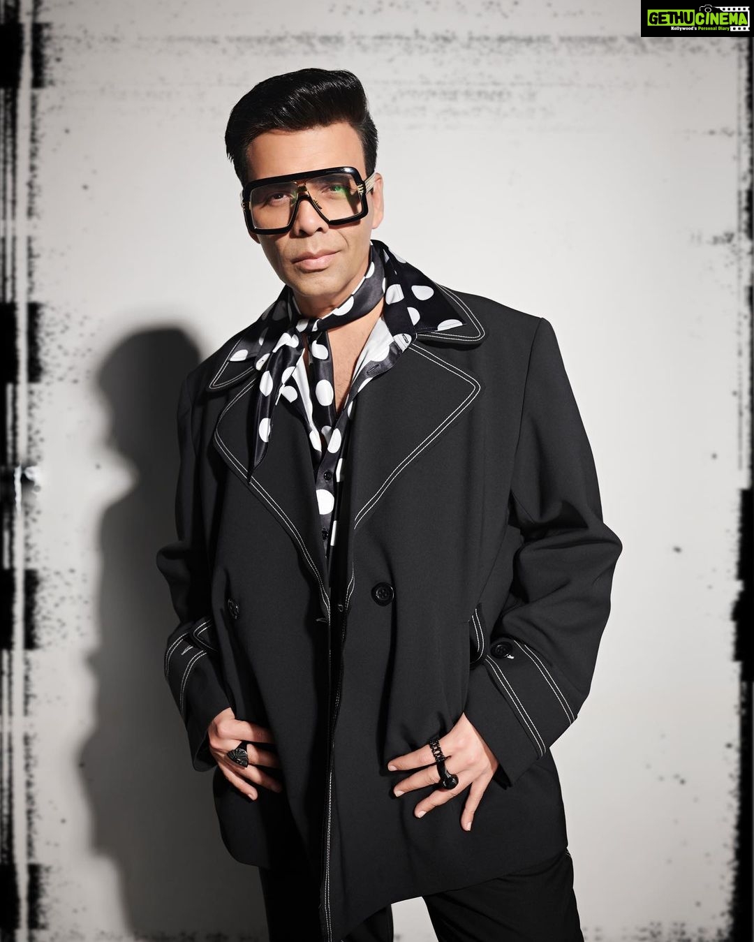 Karan Johar Instagram - In a retro “frame” of mind !!!! Styled by @ekalakhani in @dhruvkapoor 📷 @thehouseofpixels