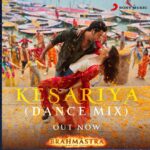 Karan Johar Instagram - From the ghats of Banaras to the entirety of India, we invite you to groove to this version of Kesariya! #KesariyaDanceMix, video out now! ✨ #Brahmastra