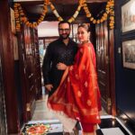 Kareena Kapoor Instagram - This is Us ❤️ From mine to yours… Happy Diwali friends ❤️ Stay Blessed ❤️