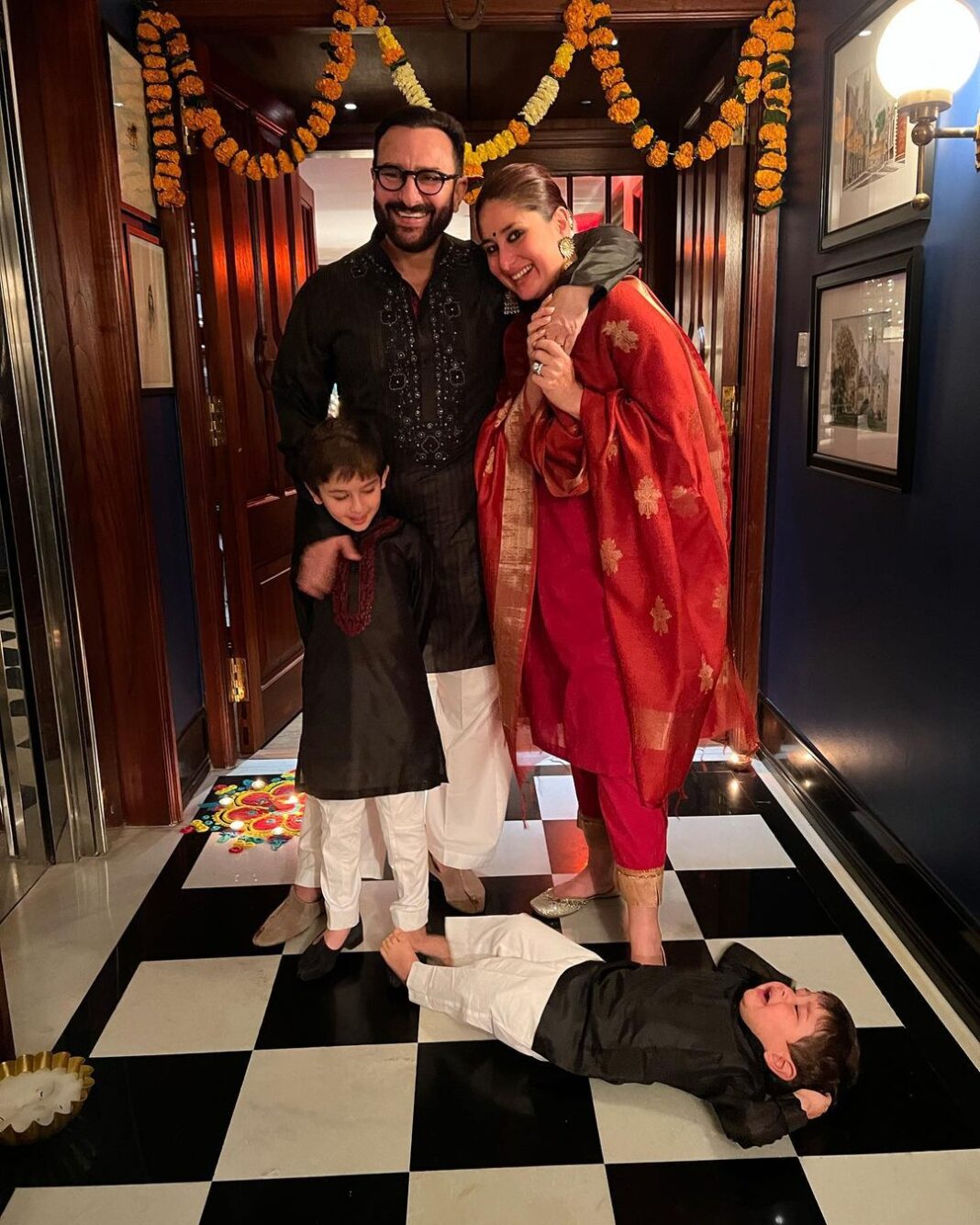 Kareena Kapoor Instagram - This is Us ❤️ From mine to yours… Happy Diwali friends ❤️ Stay Blessed ❤️