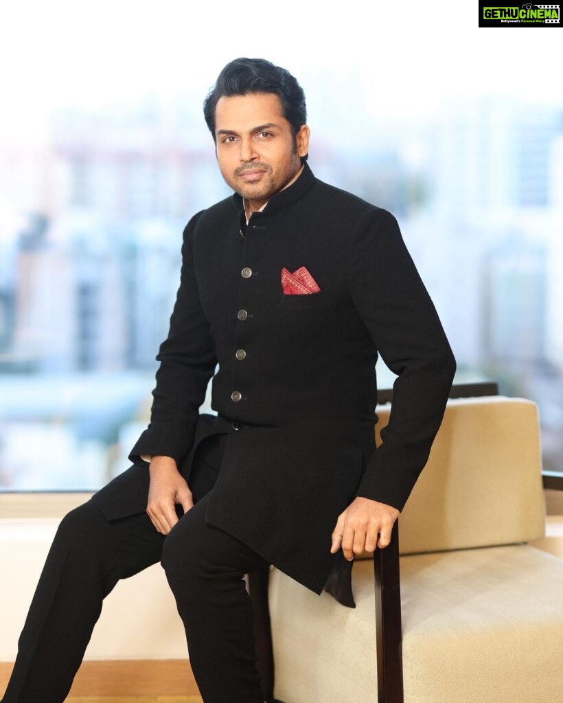 Karthi Instagram - #PS1 Promotions, Hyderabad! Styled By: @praveenraja Style team: @naushad_ahmed97 @inaz_farhan 📸 @arunprasath_photography