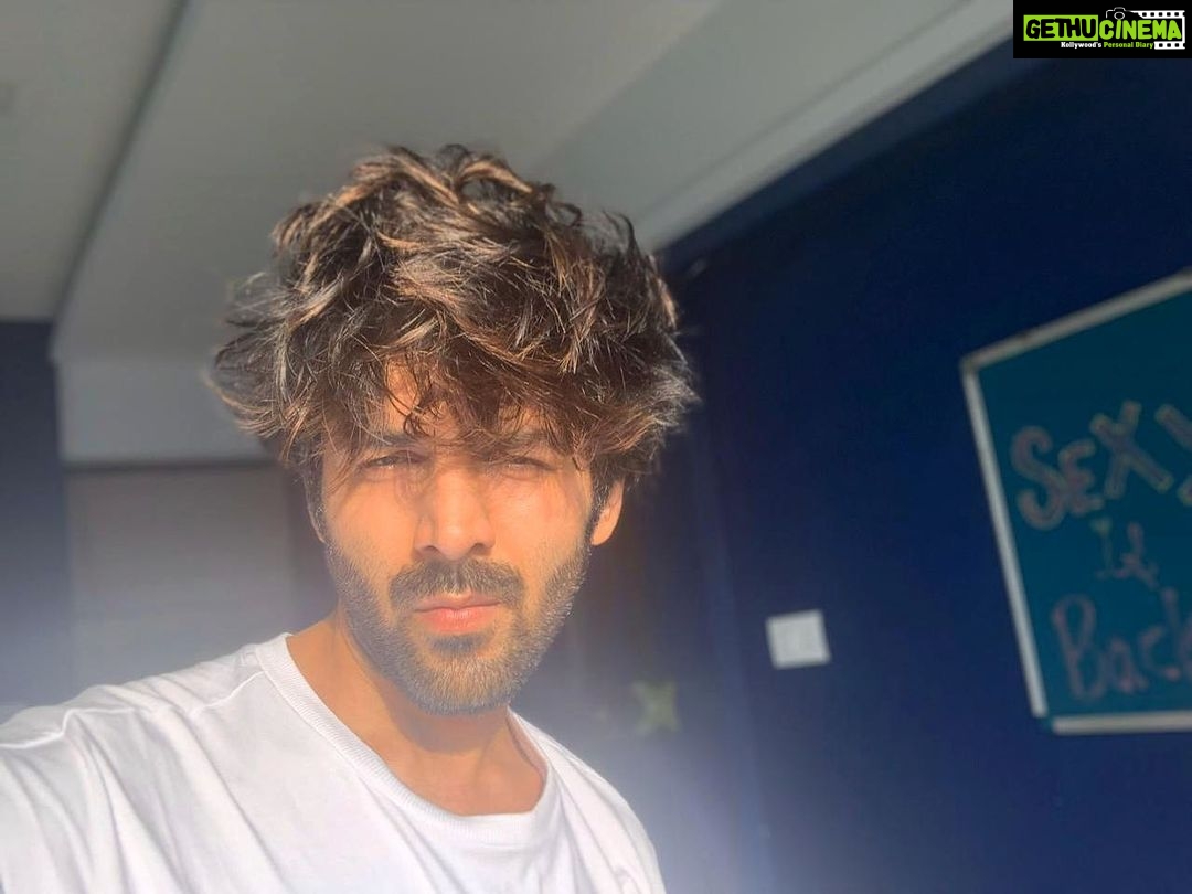 Kartik Aaryan Instagram - Thodi Tareef Karo Please Bohot Mann Kar Raha Hai 🔥 Quarantine