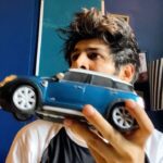 Kartik Aaryan Instagram – Mummy Sahi Khel Gayi.. 🚙 🧔🏻
#KokiToki Quarantine