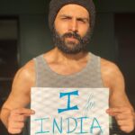 Kartik Aaryan Instagram - I For India 🇮🇳 . . India’s biggest at-home concert. Watch it LIVE today, 7:30 pm IST on Facebook Do your bit. Donate @give_india
