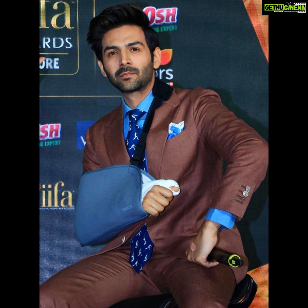 Kartik Aaryan Instagram - Is saal humaare ghar padhaar rahi hai @iifa ki mandli !! 🏆 #MadhyaPradesh Mumbai, Maharashtra