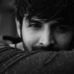 Kartik Aaryan Instagram - Aapka #Guddu ❤️ #1yearOfLukaChuppi 🙏🏻