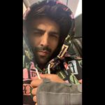 Kartik Aaryan Instagram - Hate being away from mom especially when injured. Already missing you 😘 Terminal 2 Chatrapati Shivaji Terminal Mumbai