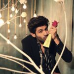 Kartik Aaryan Instagram - Heartthrob Of The Year ❤ Thank you @feminaindia 🙏🏻 Mumbai, Maharashtra