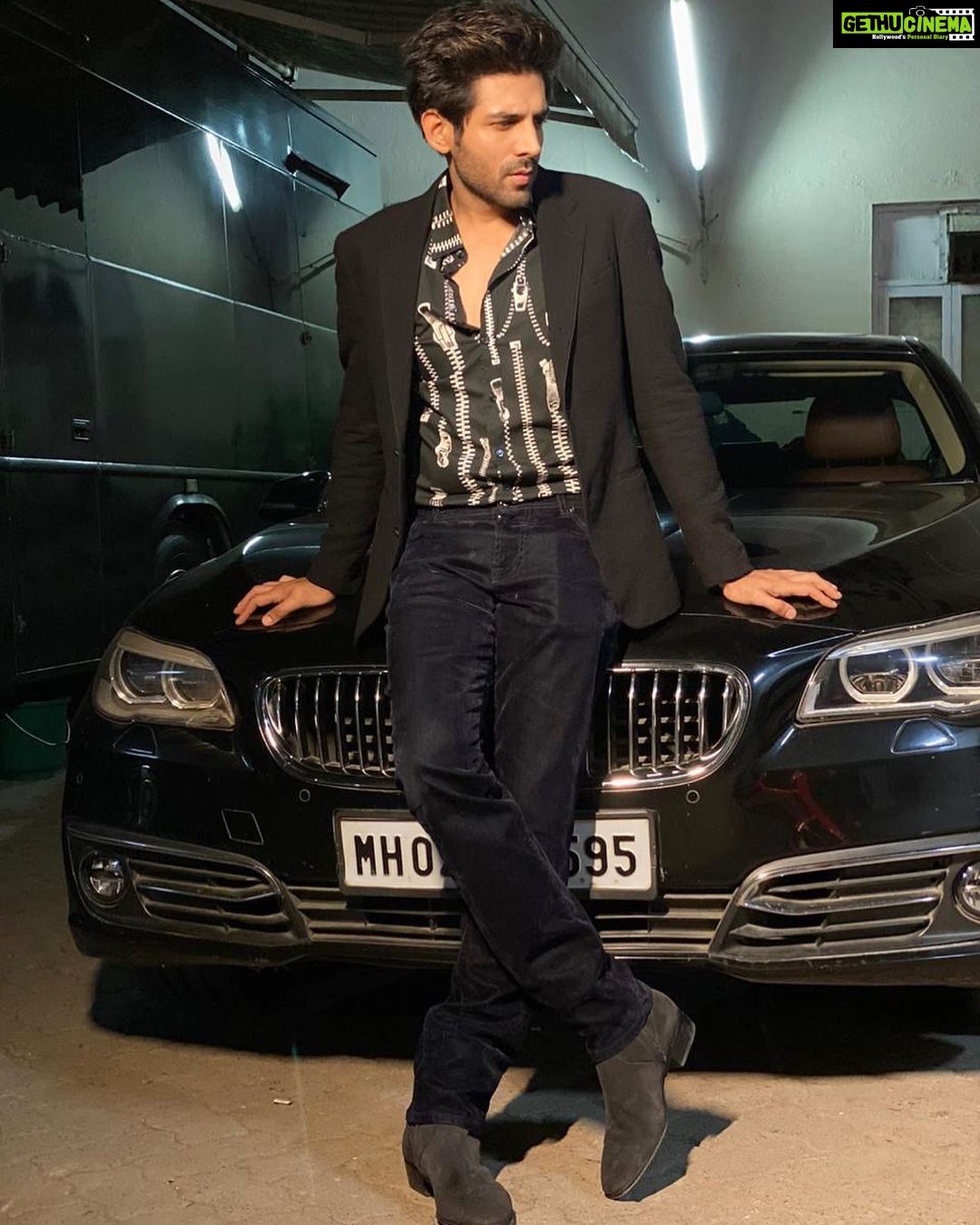 Kartik Aaryan Instagram - Your Limitation- Its only your imagination 🖤