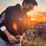 Kartik Aaryan Instagram - Laughing out Loud #MoodOfTheDay