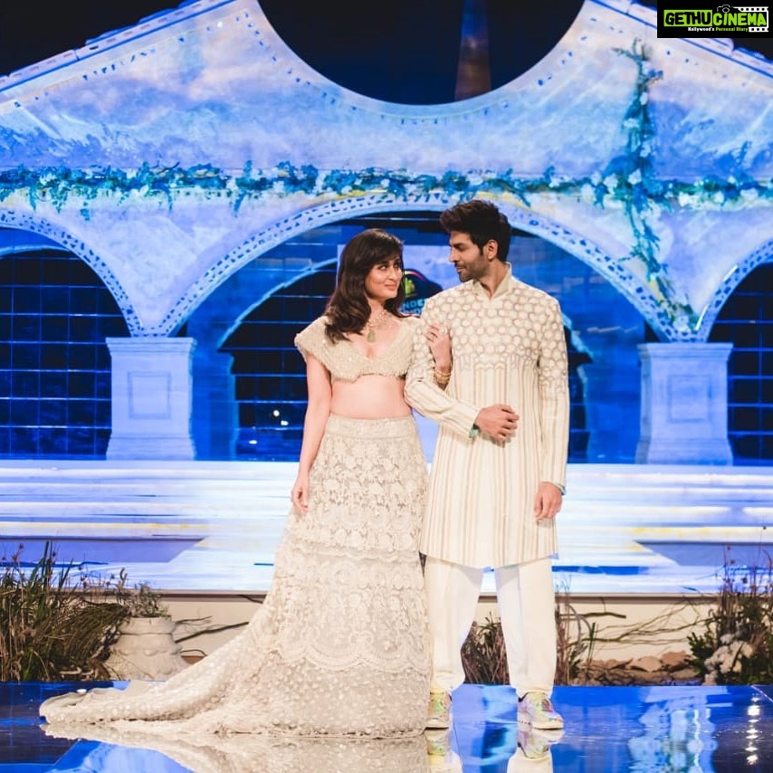 Kartik Aaryan Instagram - Jab Veer Met Geet 💙