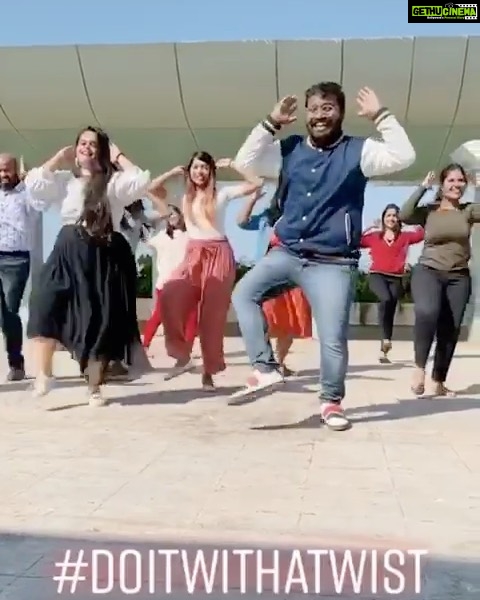 Kartik Aaryan Instagram - #DoItWithATwist #HaanMainGalat ❤️❤️ #LoveAajKal ❤️