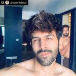 Kartik Aaryan Instagram - Mere Dost Aana 😂 #Repost @unseenfriend Titu ke Sonu ka Unseen Dostana. #firstPhotobombOfTheYear #bromance #Dostana2