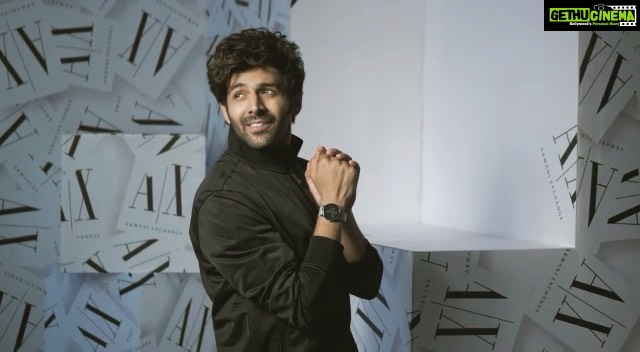 Kartik Aaryan Instagram - Style that never loses track of time⌚🤘🏻 @ArmaniExchange #AXTime #ArmaniExchange #AXChange