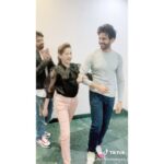 Kartik Aaryan Instagram - Aajkal ki ladkiyan na ... #KarTikTokAaryan #DheemeDheeme #PatiPatniAurWoh Mumbai, Maharashtra