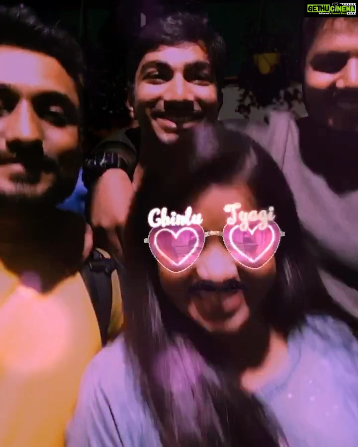 Kartik Aaryan Instagram - Sab ke sab #ChintuTyagi hain 😂🤟🏻 #KartikAaryanFilter #PatiPatniAurWoh 👫💃🏻 Mumbai, Maharashtra