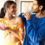 Kartik Aaryan Instagram - Dhadkan ye kehti hai Dil tere bin Dhadke na 🎶🎶 #TuHiYaarMera ❤️ #PatiPatniAurWoh #3DaysToGo #6thDecember !! Link in bio !! Mumbai, Maharashtra