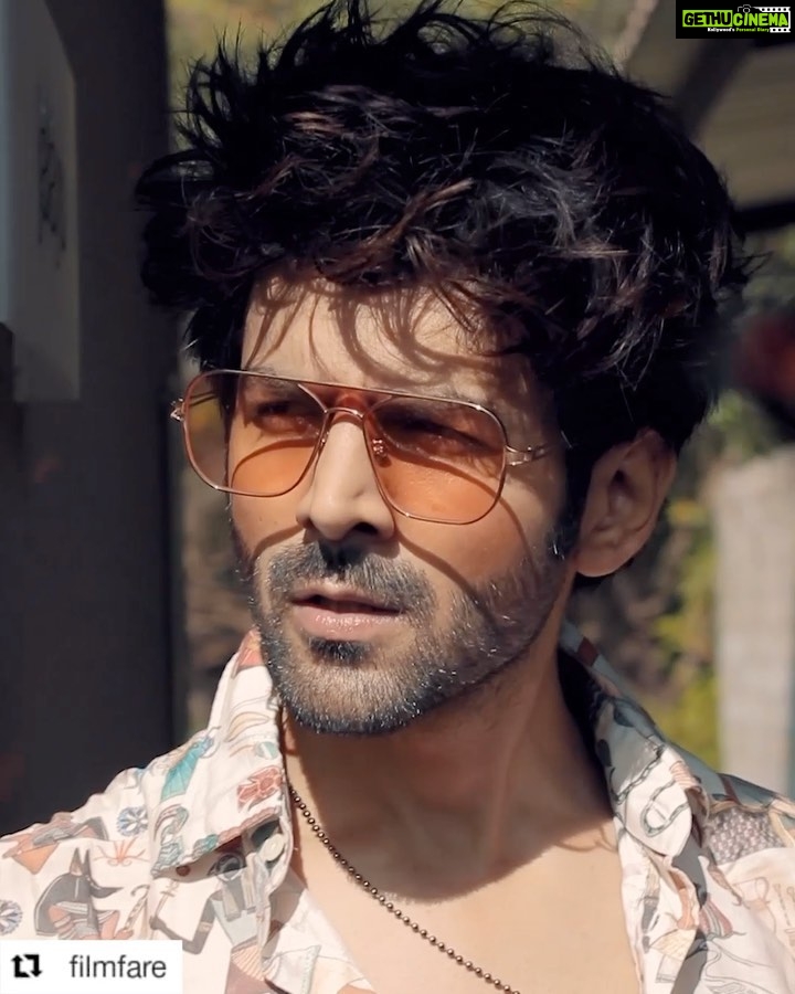 Kartik Aaryan Instagram - Not So #Chintu on Filmfare My First Filmfare cover..Bucket List ✔️ #Repost @filmfare Hot hot hot! 🔥🔥 Check out this fun BTS video from the making of our November cover with @kartikaaryan 😍 Mumbai, Maharashtra