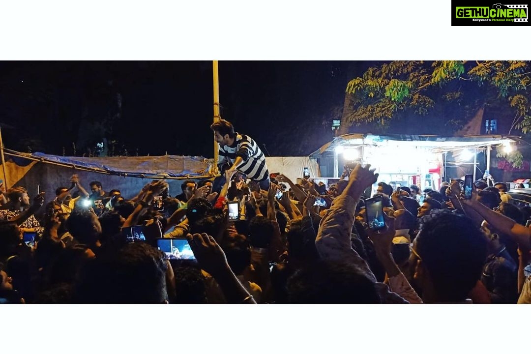 Kartik Aaryan Instagram - Overwhelmed ❤️ #ChintuTyagi #PatiPatniAurWoh 🙏🏻🙏🏻 Mumbai, Maharashtra