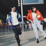 Kartik Aaryan Instagram – #DheemeDheemeChallenge has reached d next level 🔥
@deepikapadukone 💃🏻🕺🏻
Too much fun 🎶 Terminal 2 Chatrapati Shivaji Terminal Mumbai