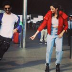 Kartik Aaryan Instagram - #DheemeDheemeChallenge has reached d next level 🔥 @deepikapadukone 💃🏻🕺🏻 Too much fun 🎶 Terminal 2 Chatrapati Shivaji Terminal Mumbai