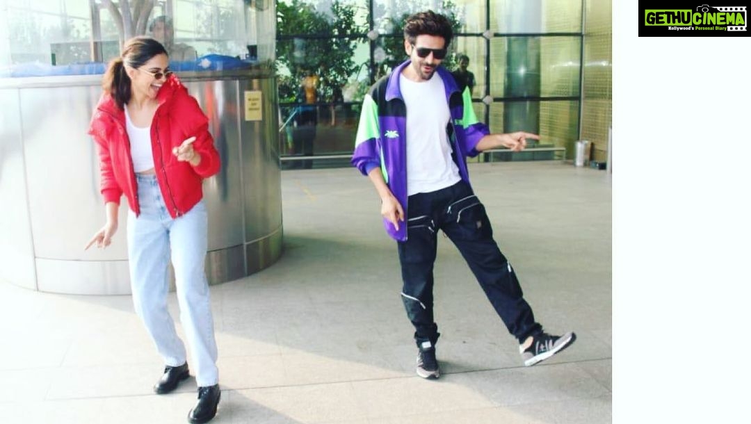 Kartik Aaryan Instagram - #DheemeDheemeChallenge has reached d next level π₯ @deepikapadukone ππ»πΊπ» Too much fun πΆ Terminal 2 Chatrapati Shivaji Terminal Mumbai