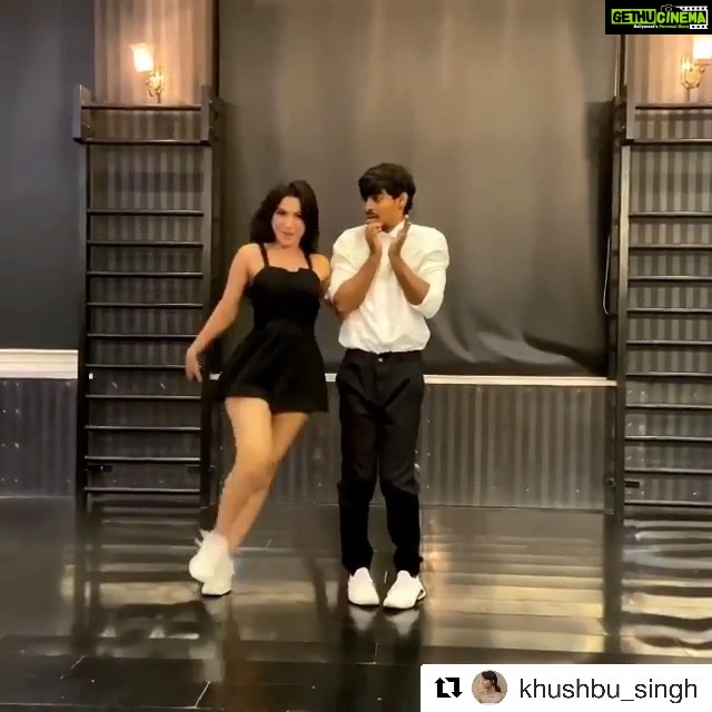 Kartik Aaryan Instagram - #ChintuTyagi to both of you - π₯π₯ #Repost @khushbu_singh Again playing the exact opposite of how I am in real! Watch me dominate (just on camera π) with the hair flips and hip leads #DheemeDheeme . ft @kyle_coutinho @khushbu_singh Choreography @themiddlebeatdancecompany Shot by @hitesh_puwakkad Music and motivational support @mkhan7861 Song by @tonykakkar @nehakakkar for @kartikaaryan @ananyapanday @bhumipednekar βs #patipatniaurwoh . @tseries.official #kartikaaryan #ananyapanday #bhumipednekar #bollywood #hiphop #dance #cover #dancelikechintutyagi #power #dancer #life #trending #friday #feel #weekend #vibe #dancersofinstagram #mbdc