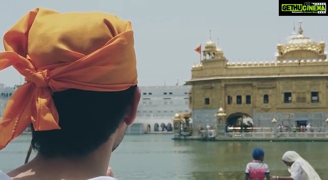 Kartik Aaryan Instagram - सतनाम श्री वाहेगुरु ੴ 🙏🏻 The Golden Temple Amritsar