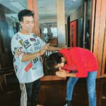 Kartik Aaryan Instagram - Maa da laadla #Chandigarh nikal gaya #Dostana2 !! 🌈 The Dharma rivaaz that all actors need to follow before starting a Dharma film @karanjohar 😁