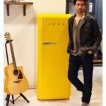 Kartik Aaryan Instagram - 💛💛💛💛 #BodyHairOrBodyBare