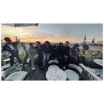 Kartik Aaryan Instagram - From fun sets to sunsets #Team ❤️