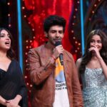 Kartik Aaryan Instagram - Chintu Chaplin 👶🏻 #ChintuTyagi ‘s Mooch Mundan Finally ✂️!! On National Television 📺✌🏻