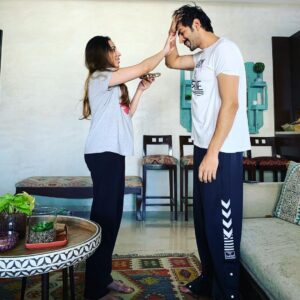 Kartik Aaryan Instagram - My Sister has the best brother in the world 😁 She always says this...not me😂 @dr.kiki_ भाई दूज मुबारक ❤