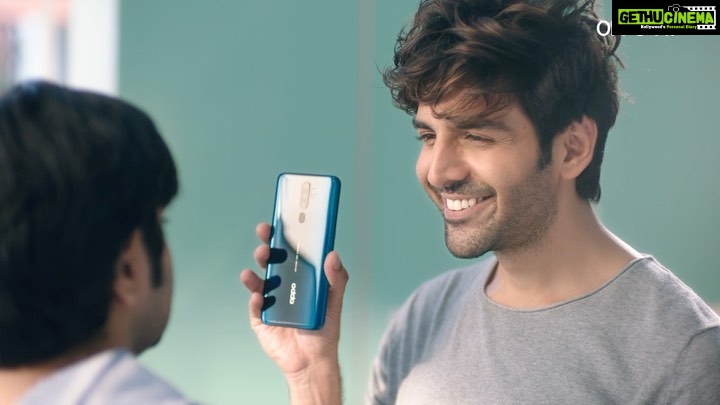 Kartik Aaryan Instagram - Video Stable hona zaroori hai 👀 @oppomobileindia 🤘🏻#OppoA92020 #Oppo 🔥