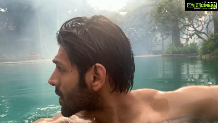 Kartik Aaryan Instagram - Chintu da jungle 😉 #MondayBlues