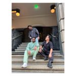 Kartik Aaryan Instagram - From fun sets to sunsets #Team ❤️