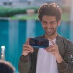 Kartik Aaryan Instagram - Leave nothing to your imagination..😏 Wide hai toh Behter hai 👐🏻❤️ #TheNewExpert @oppomobileindia @oppo