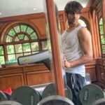 Kartik Aaryan Instagram - Lets do this !! 😤 (Pose n click )