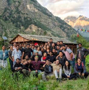 Kartik Aaryan Instagram - When Veera says "...Par yeh raasta, yeh bahut accha hai.
 Mein chahti hoon ki yeh raasta kabhi khatam na ho"
This is what shooting with @imtiazaliofficial feels like. 
66 days were wayyy too less. 
It's a wrap 😞
A film i never wanted to end ❤
Thank you to my dream director .. 🙏🏻😊
And couldn't have asked for a better saathi in this journey than Princess @saraalikhan95 👑
Want to work with you again and again and again 💓

Imtiaz Ali’s next with @saraalikhan95 and @RandeepHooda ‪Releasing on 14th Feb 2020. 
Presented by @officialjiocinema 
#DineshVijan @MaddockFilms, Imtiaz Ali & @reliance.entertainment @wearewsf