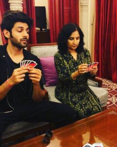 Kartik Aaryan Instagram - I may cheat in uno but u no u r my uno🥇 Happy Mothers day Mummy ji ❤️