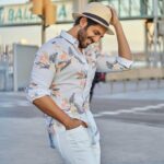 Kartik Aaryan Instagram - कि आया मौसम DOSTI kaa 🎶ला ला ला ला.....ला ला ला ........❤️ Barcelona, Spain