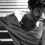 Kartik Aaryan Instagram - Read my mind 🖤