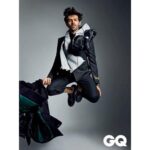 Kartik Aaryan Instagram – Let your Dreams Fly High !!
Throwback to 2017 #GQ Shoot
Love this shot !! 🤟🏻🤟🏻 📸- #TarunVishwa 
#PoseLikeKartikAaryan 🤪 Delhi, India