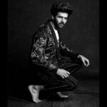 Kartik Aaryan Instagram - 🖤