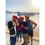 Kartik Aaryan Instagram - khamma Ghani 🙏🏻 poori टीम ki taraf से ❤️ #Udaipur 😍🎥 Udaipur, Rajasthan