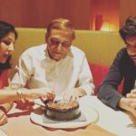 Kartik Aaryan Instagram - All Eyes on cake 🎂 While he makes a wish Happy Birthday Papa ❤️😘😘😘